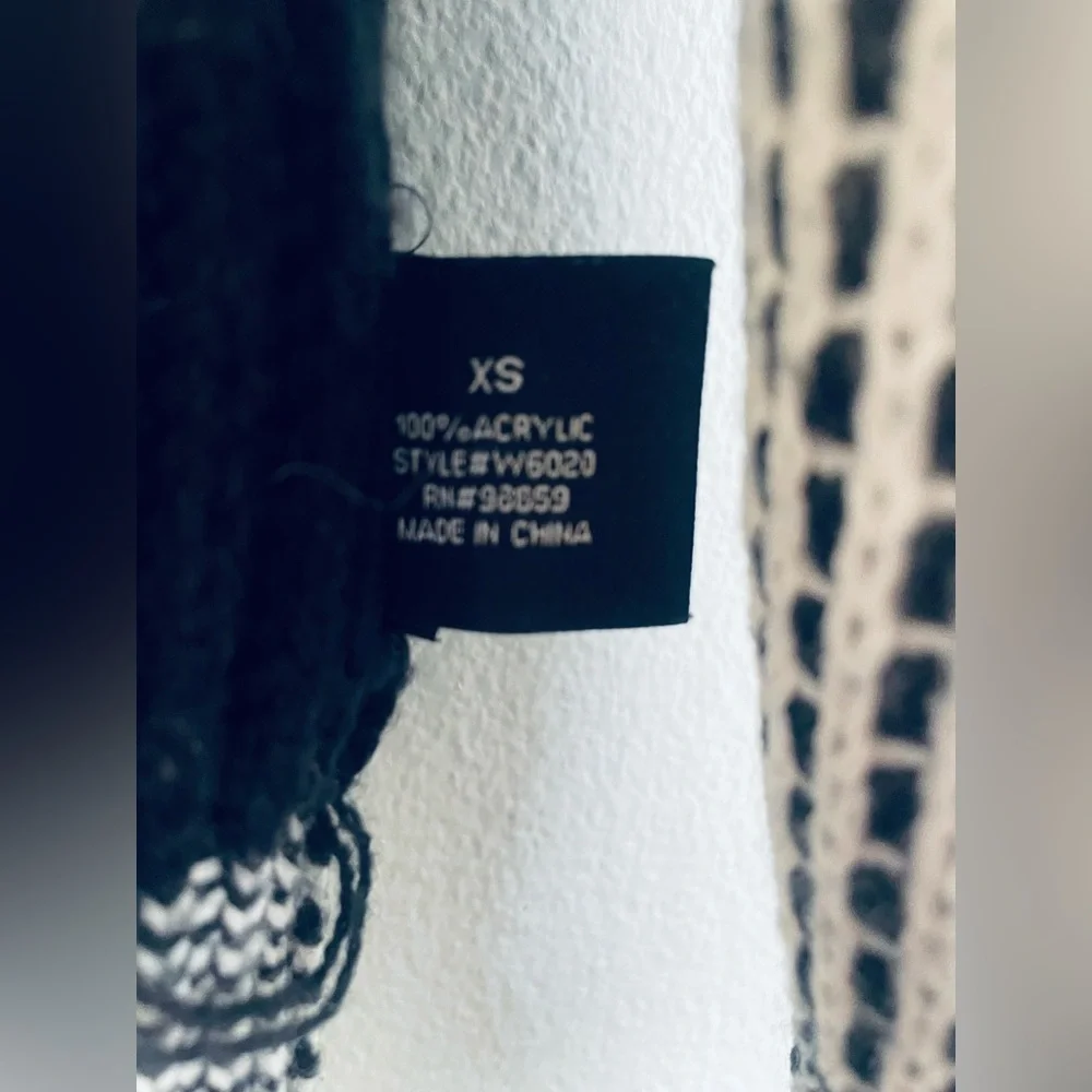 Walter Baker Black and White Women’s Sweater with Slit Size XS Edgy Trendy Cool